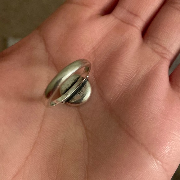 James avery logo close up - Picture 1 of 1
